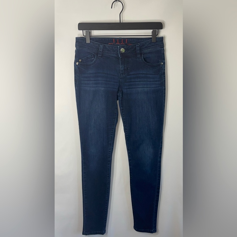 ELLE Paris New York Tokyo, Dark Skinny Jeans size 2
